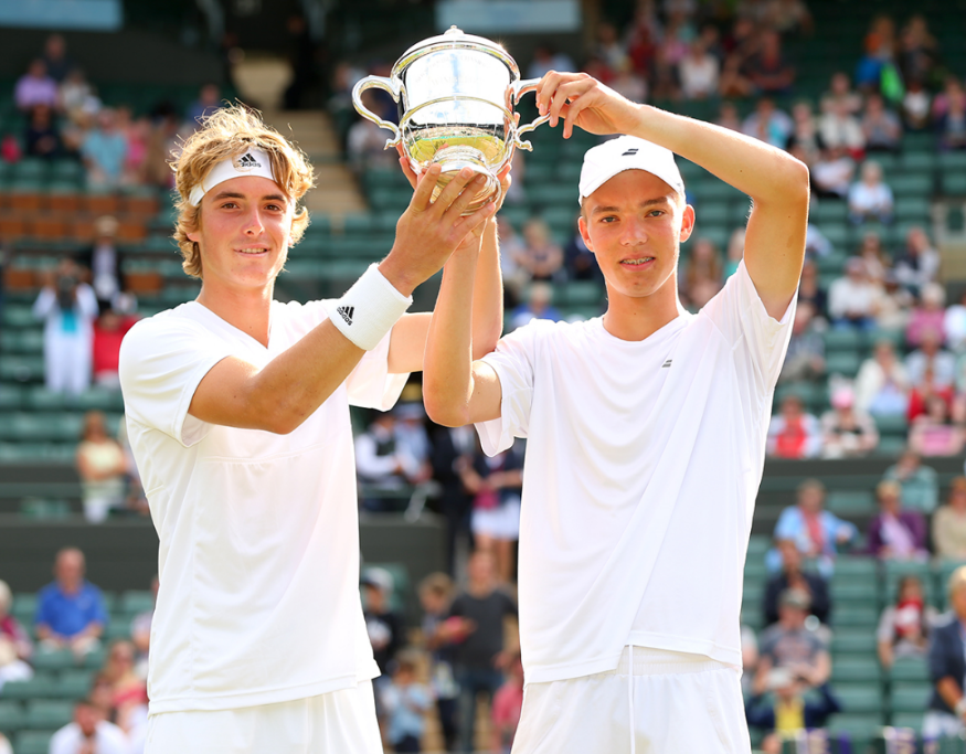 O Stefanos Tsitsipas Prwta8lhths Sta Dipla Toy Wimbledon